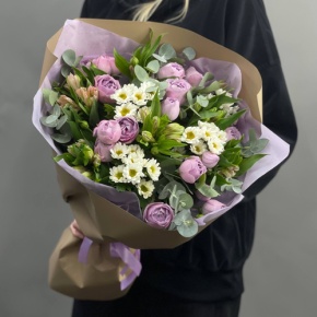 Букет "Парадайз" из кустовых пионовидных роз, альстромерий и хризантем сантини в Химках