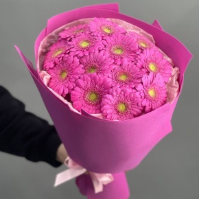 Букет "Фуксия" из 13 гербер в Химках