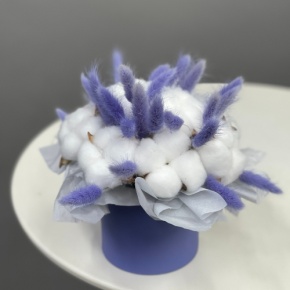 Композиция в шляпной коробке мини из хлопка и лагуруса в Химках