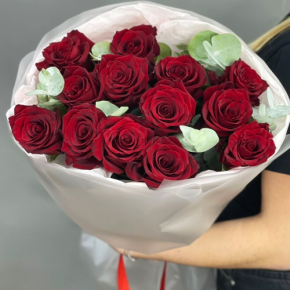 Букет из 13 роз Эквадор Эксплорер (60 см) в Химках