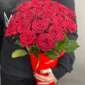 21 красная роза в конусе (50 см) в Химках