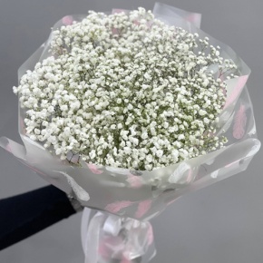 Букет из 7 белых гипсофил в Химках