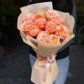Букет из 11 пионовидных роз Эквадор сорта Кахала (60см) в Химках