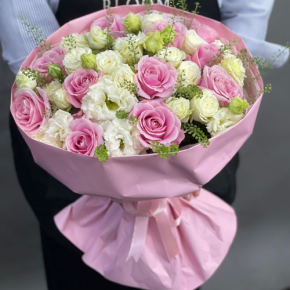 Букет "Нежное признание" из роз и эустом в Химках