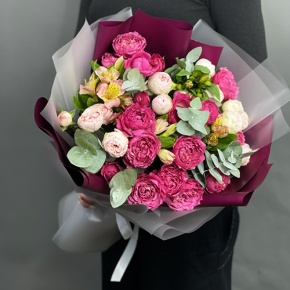 Букет "Мисс Диор" из кустовых пионовидных роз Джульетта, Мэнсфилд парк и альстромерий в Химках