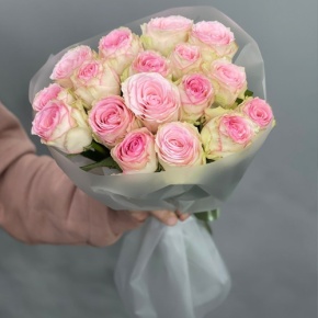 Букет из 17 роз Кения (40 см) в Химках