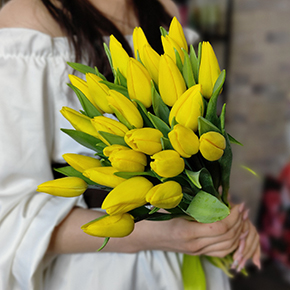 Букет из 25 жёлтых тюльпанов в Химках