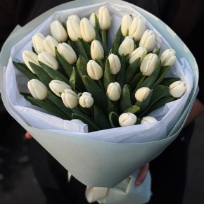 Букет из 31 белого тюльпана в Химках