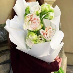 Букет из 5 амариллисов в Химках