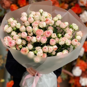 Букет из 35 нежных кустовых роз (40 см) в Химках Букет из 35 нежных кустовых роз (40 см) в Химках