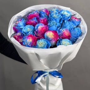 Монобукет из 21 розы Эквадор Радуга (70 см) в Химках