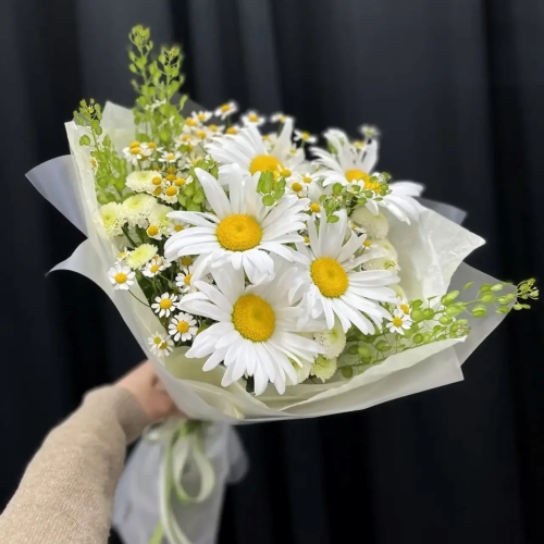 Полевой букет с ромашками и сантини  в Химках