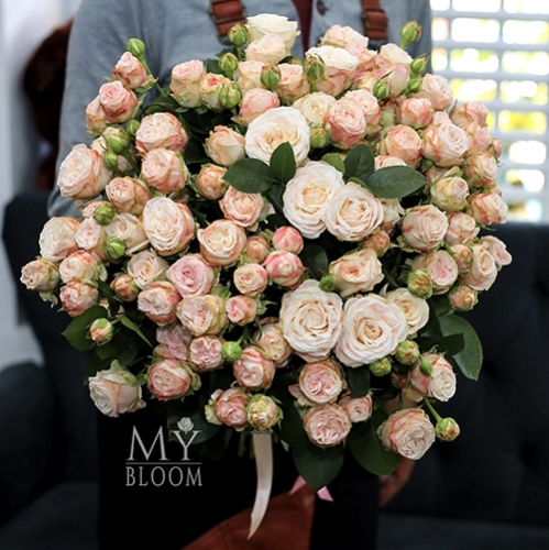 Букет 51 пионовидная роза Бомбастик (60 см) в Химках Букет 51 пионовидная роза Бомбастик (60 см) в Химках